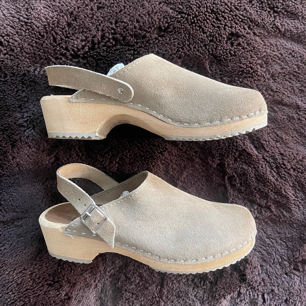 MIA Platform Clogs